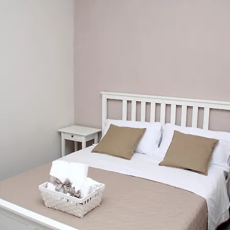 Bed & Breakfast Materdei 14